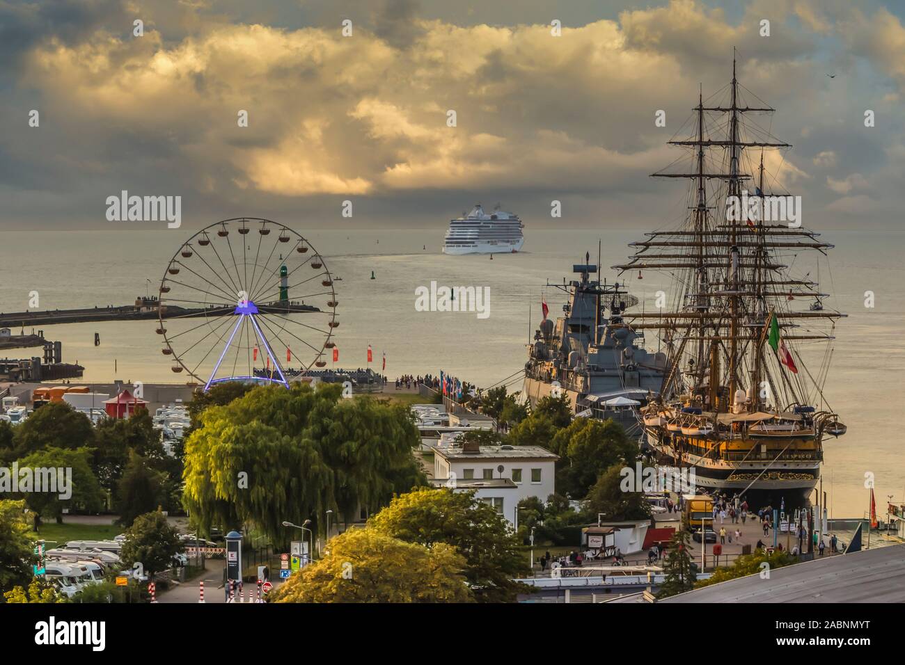 Port of warnemunde hires stock photography and images Alamy