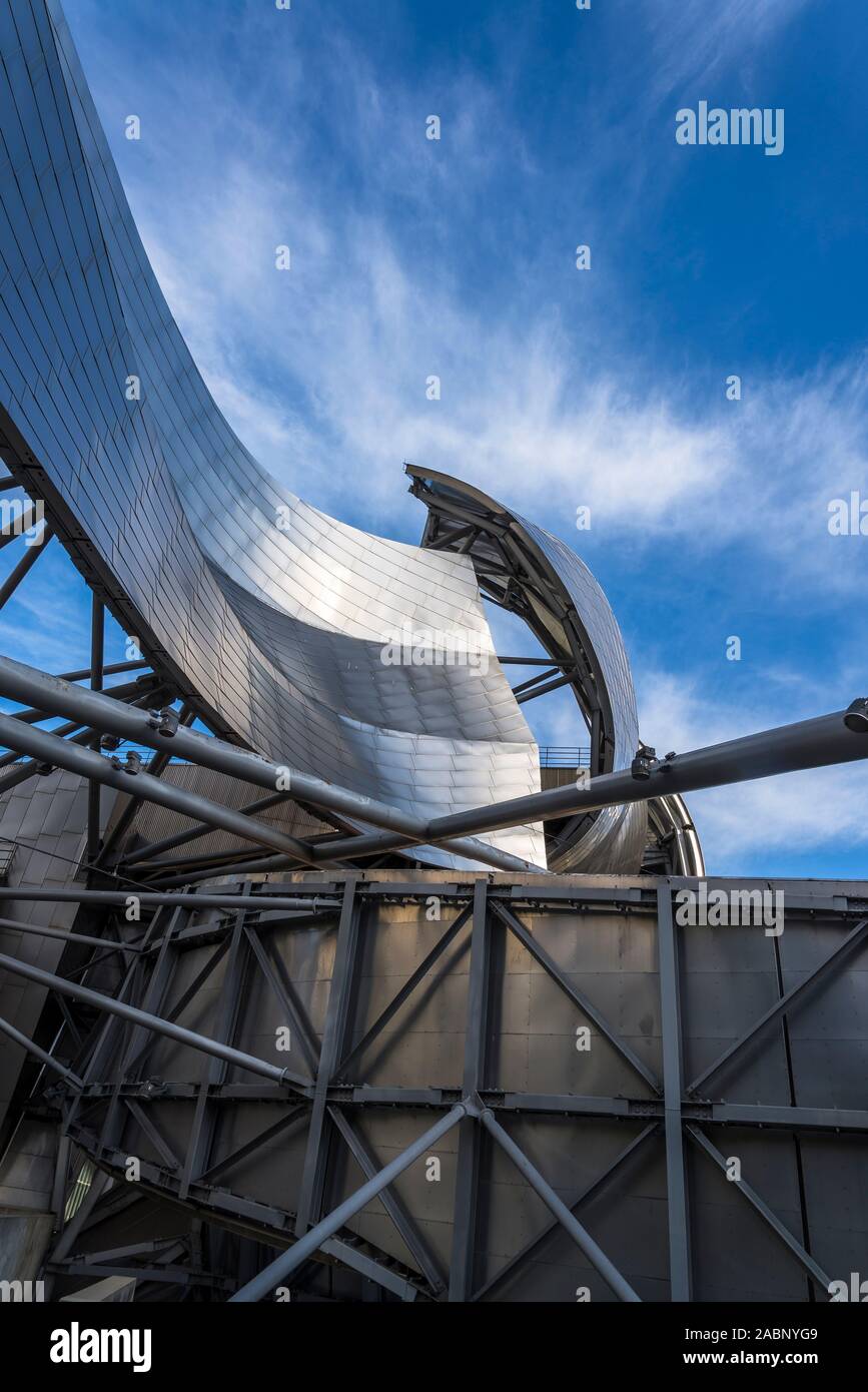 Jay Pritzker Pavilion, designed by architect Frank Gehry, this