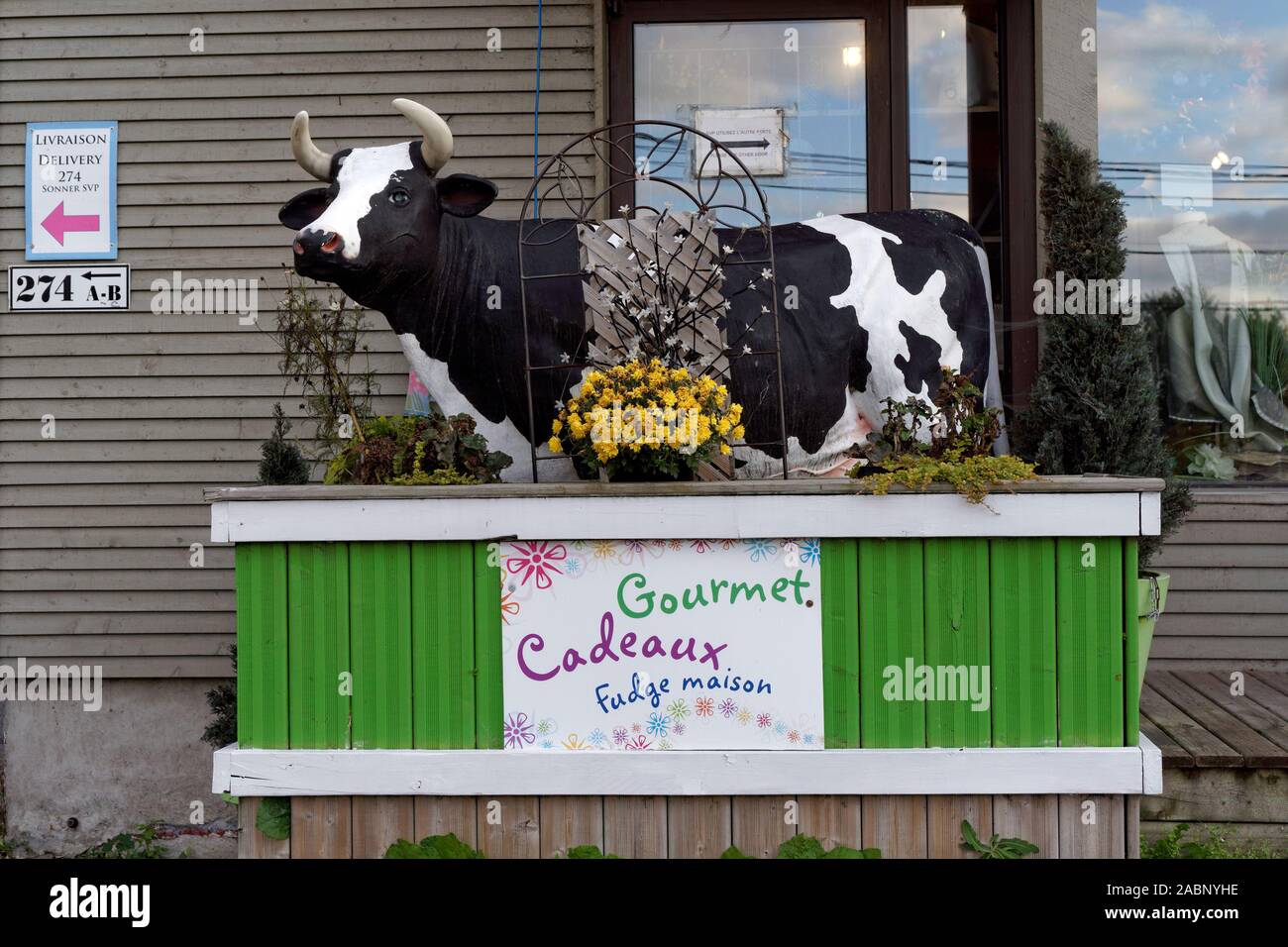 Pointe claire village hires stock photography and images Alamy