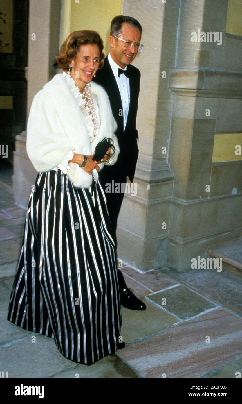 KING BAUDOUIN and Queen Fabiola of Belgium at gala dinner to ...
