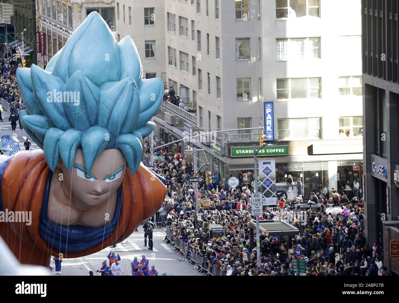 Tokyo Japan 10092019 Filho Goku De Bola De Dragão Em Posição Silenciosa Com  Sua Bengala Mágica Fotografia Editorial - Imagem de fotografia, loja:  176267807