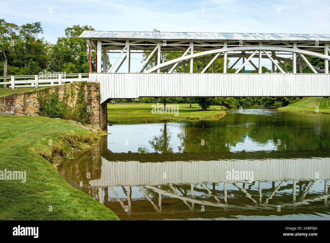 Halls mill covered bridge hires stock photography and images Alamy