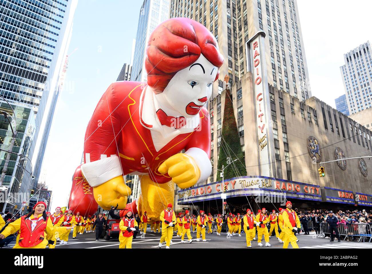 The Ronald McDonald balloon at the Macy's Thanksgiving Day Parade on ...