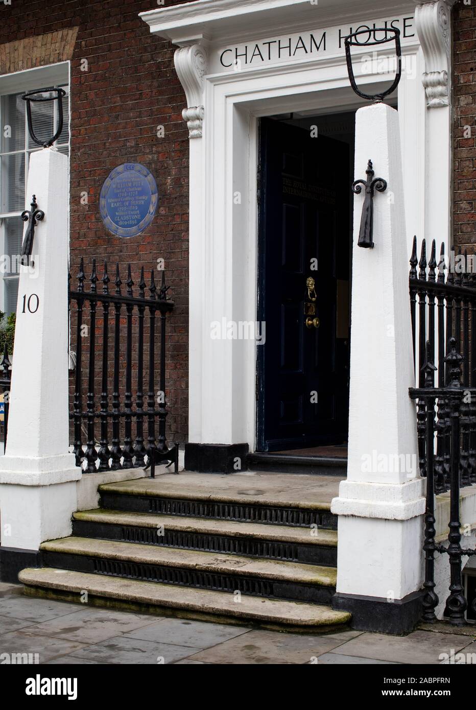 Front door of Chatham House, St James' Square, London Stock Photo Alamy