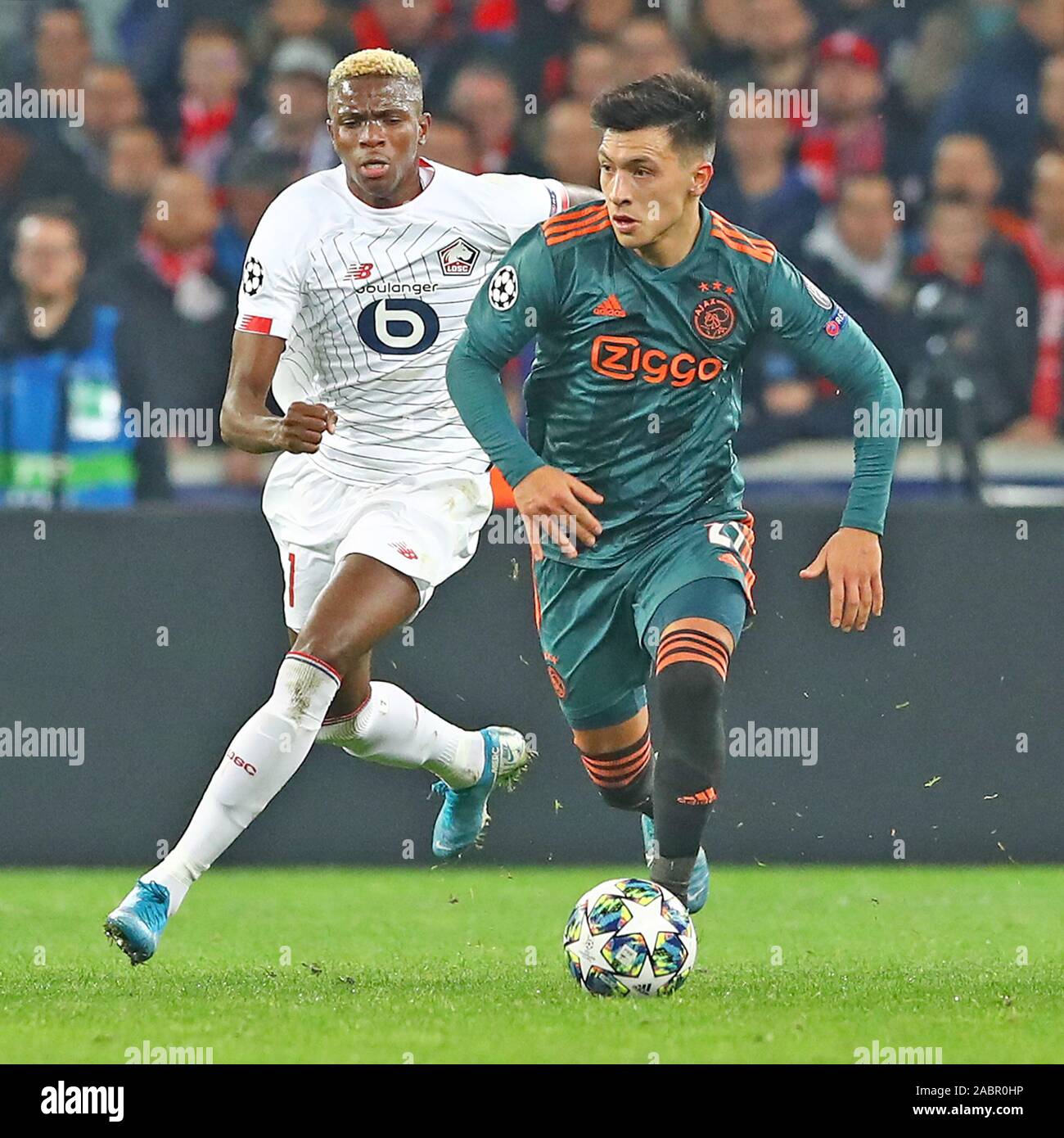 27 november Lille, France Soccer Champions League Lille v Ajax L-r: Victor  Osimhen of Lille,Lisandro Martinez of Ajax Stock Photo - Alamy