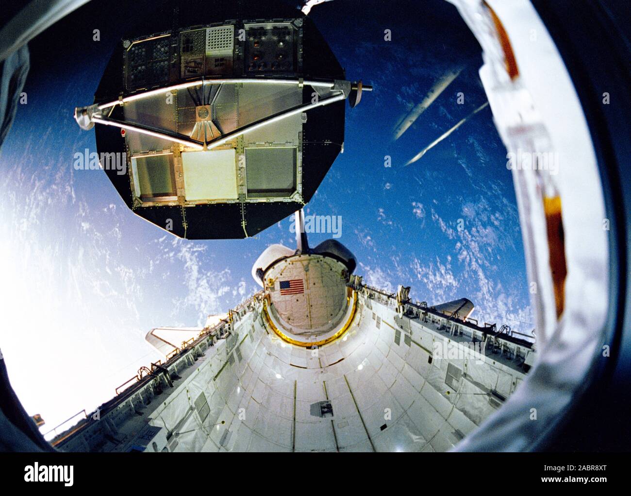 Ov 102 payload bay hi-res stock photography and images - Alamy