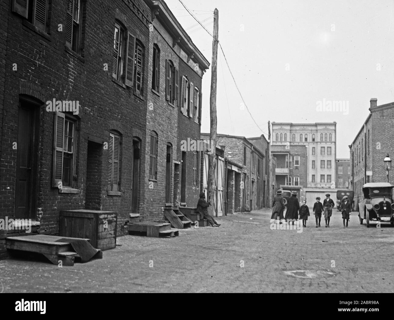 Poor neighborhood Black and White Stock Photos & Images Alamy