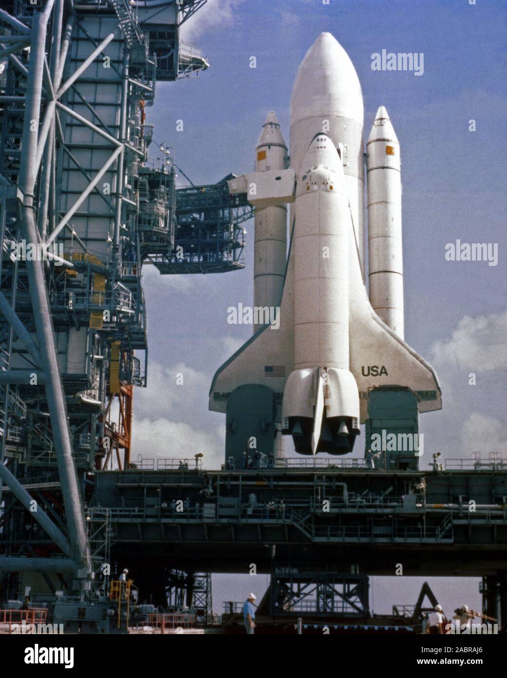 Shuttle отзывы. Ракета Спейс шаттл. Спейс шаттл космический корабль. Шаттл Топраккала. Спейс шаттл STS-2.