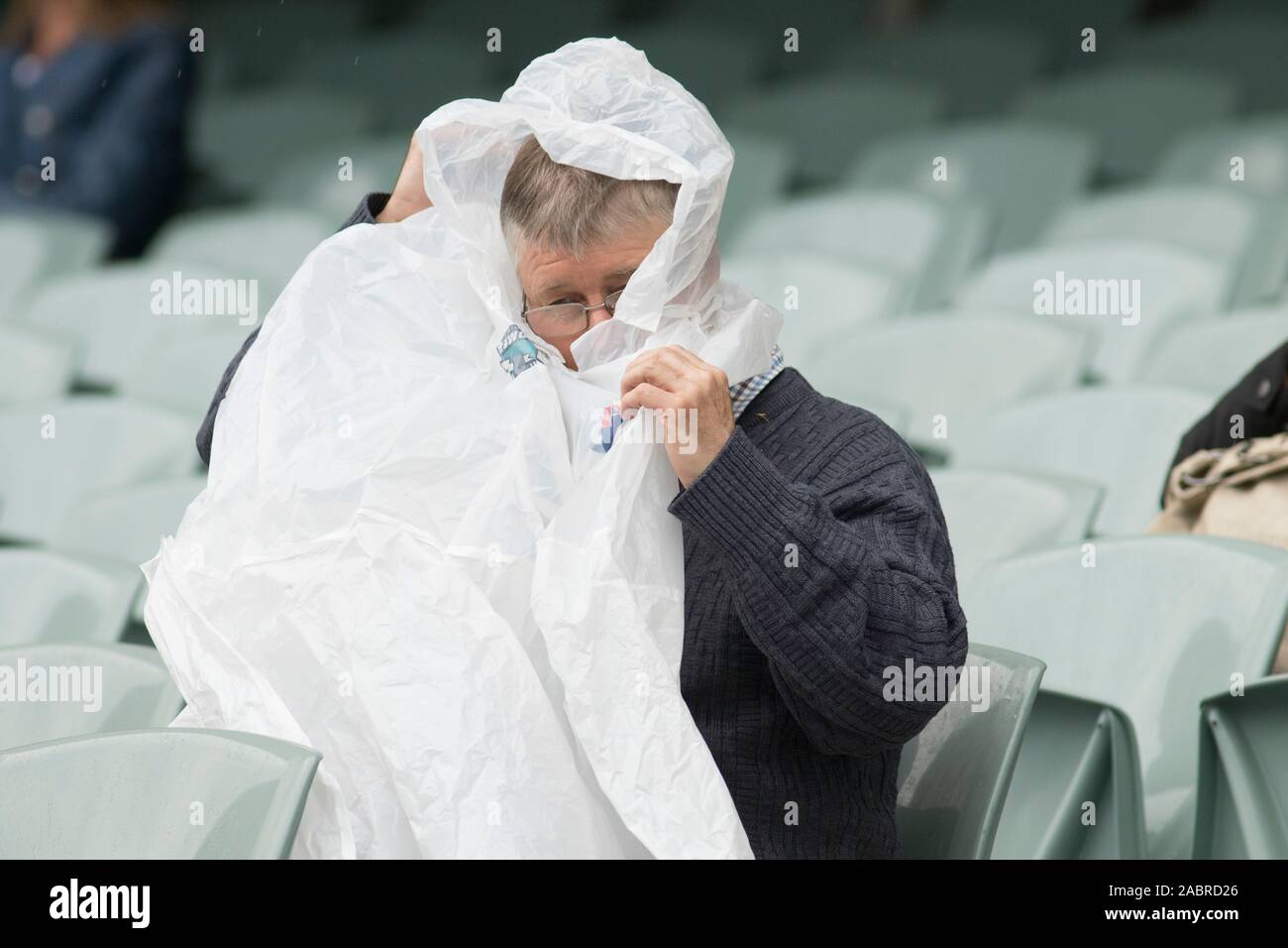 Adelaide, Australia 29 November 2019. Australian cricket fans during a rain delay on the opening day  of the 2nd Domain Day Night test between Australia and Pakistan at the Adelaide Oval. Australia leads 1-0 in the 2 match series .Credit: amer ghazzal/Alamy Live News Stock Photo