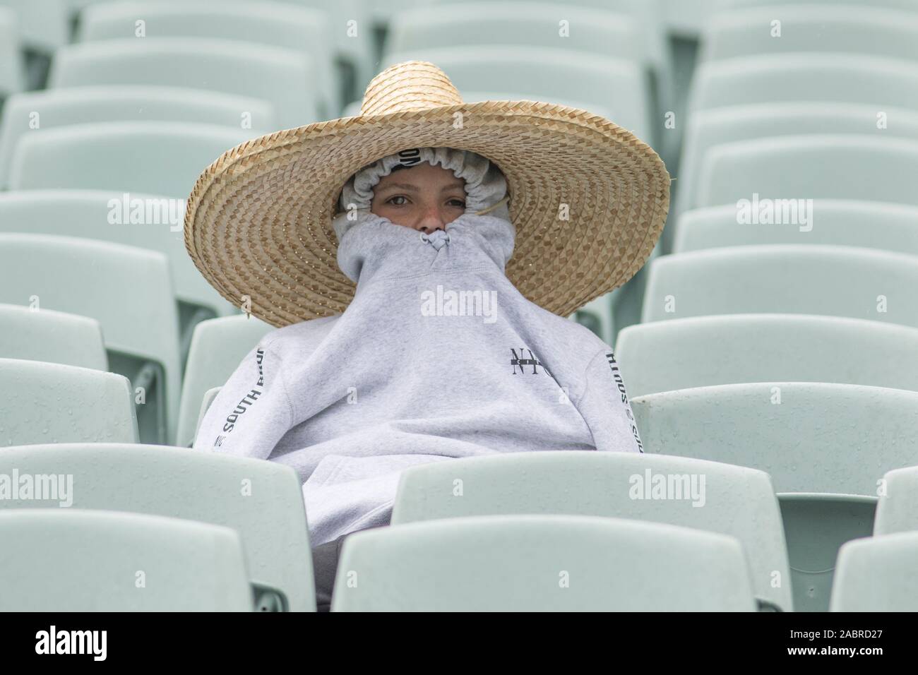 Adelaide, Australia 29 November 2019. Young Australian cricket fans during a rain delay on the opening day  of the 2nd Domain Day Night test between Australia and Pakistan at the Adelaide Oval. Australia leads 1-0 in the 2 match series .Credit: amer ghazzal/Alamy Live News Stock Photo