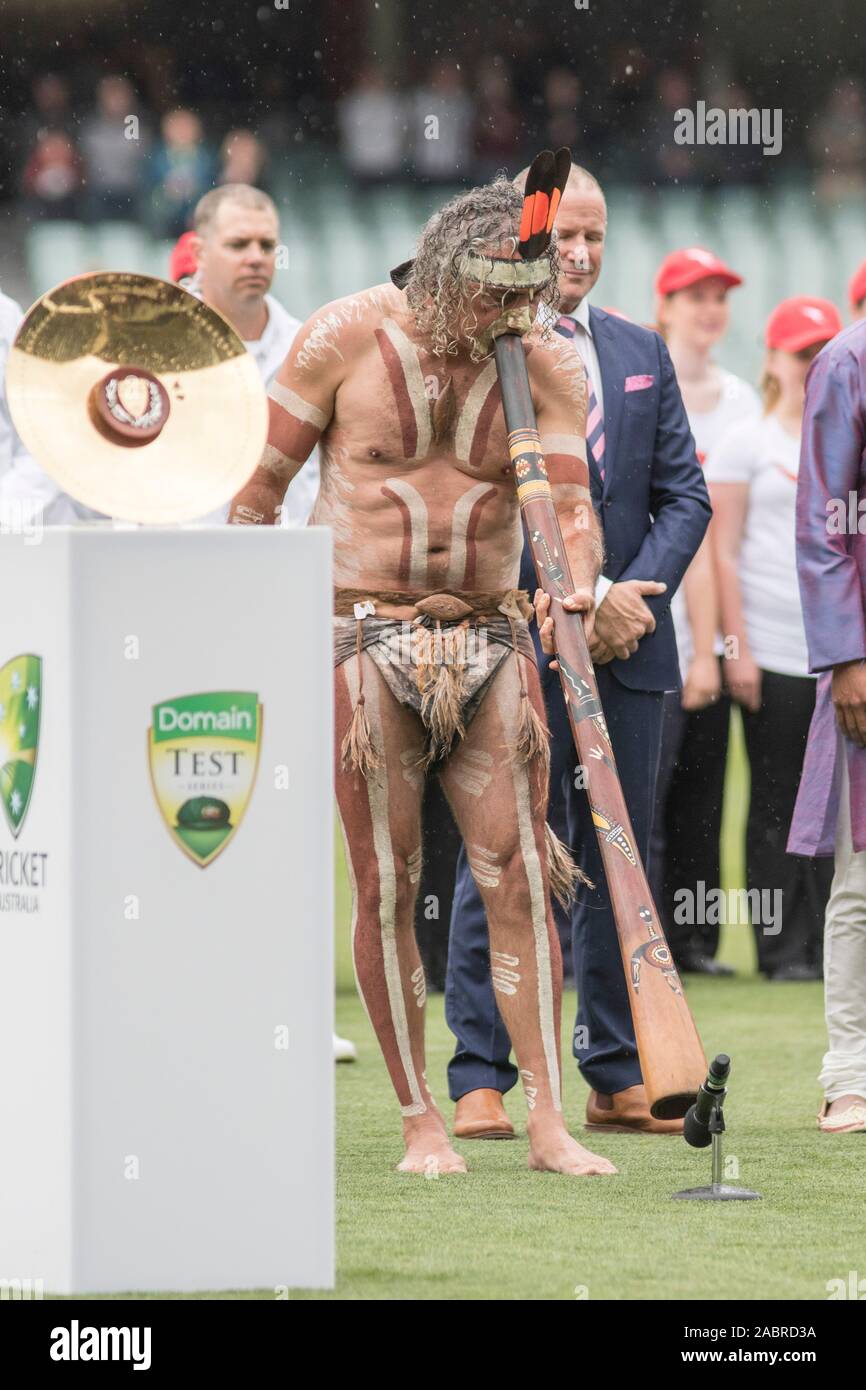 Adelaide, Australia 29 November 2019. An Aboriginal performer plays the didgeridoo   during the opening ceremony  at the start of   the 2nd Domain Day Night test between Australia and Pakistan at the Adelaide Oval. Australia leads 1-0 in the 2 match series .Credit: amer ghazzal/Alamy Live News Stock Photo