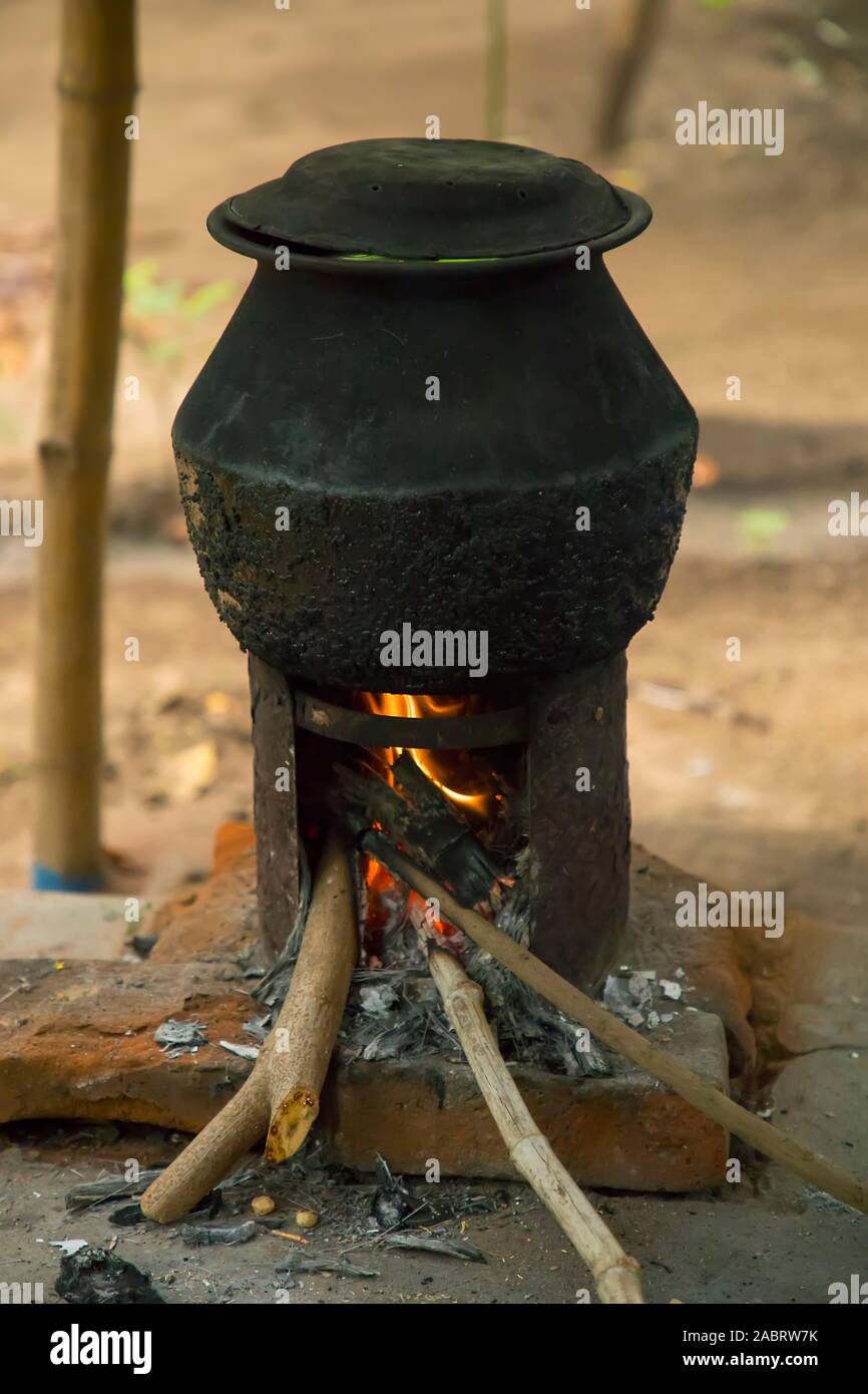 Boiling Water Pot Stove High Resolution Stock Photography and Images