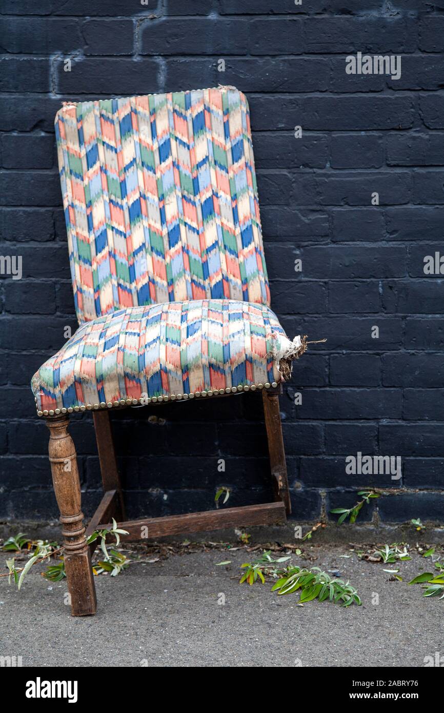 Broken chair leg hires stock photography and images Alamy