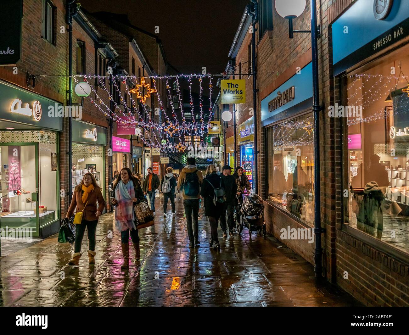 Late Night Shoppers High Resolution Stock Photography and Images - Alamy