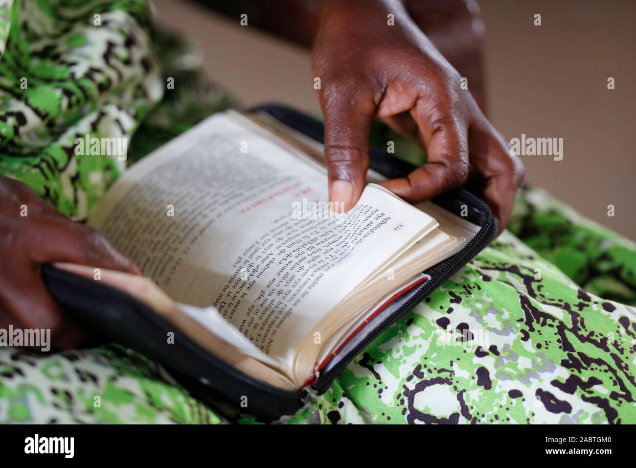 Vieille femme africaine hi-res stock photography and images - Alamy