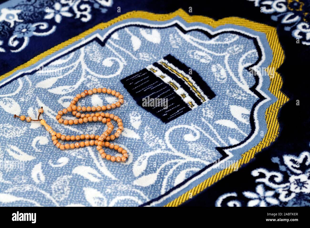 Prayer rug hi-res stock photography and images - Alamy