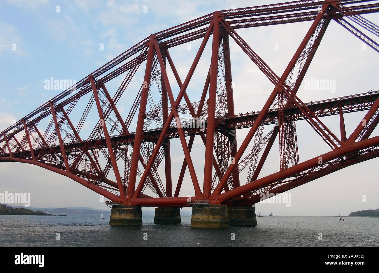 The central pier, of the 3 pier colossal, awesome and World Heritage Site railway bridge - The Forth Bridge in Scotland. Probably the most widely recognised bridge in the world, the Forth Bridge is an icon of design and engineering. It spans the Firth of Forth river on the east coast of Scotland near Edinburgh. Alan Wylie / ALAMY © Stock Photo