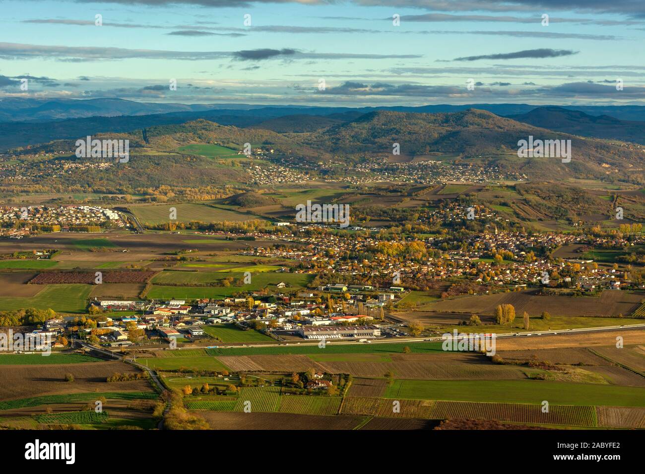 View of the battle site of Gergovie and village of Orcet, Limagne plain,   Puy de Dome department, Auvergne-rhone-Alpes, France Stock Photo