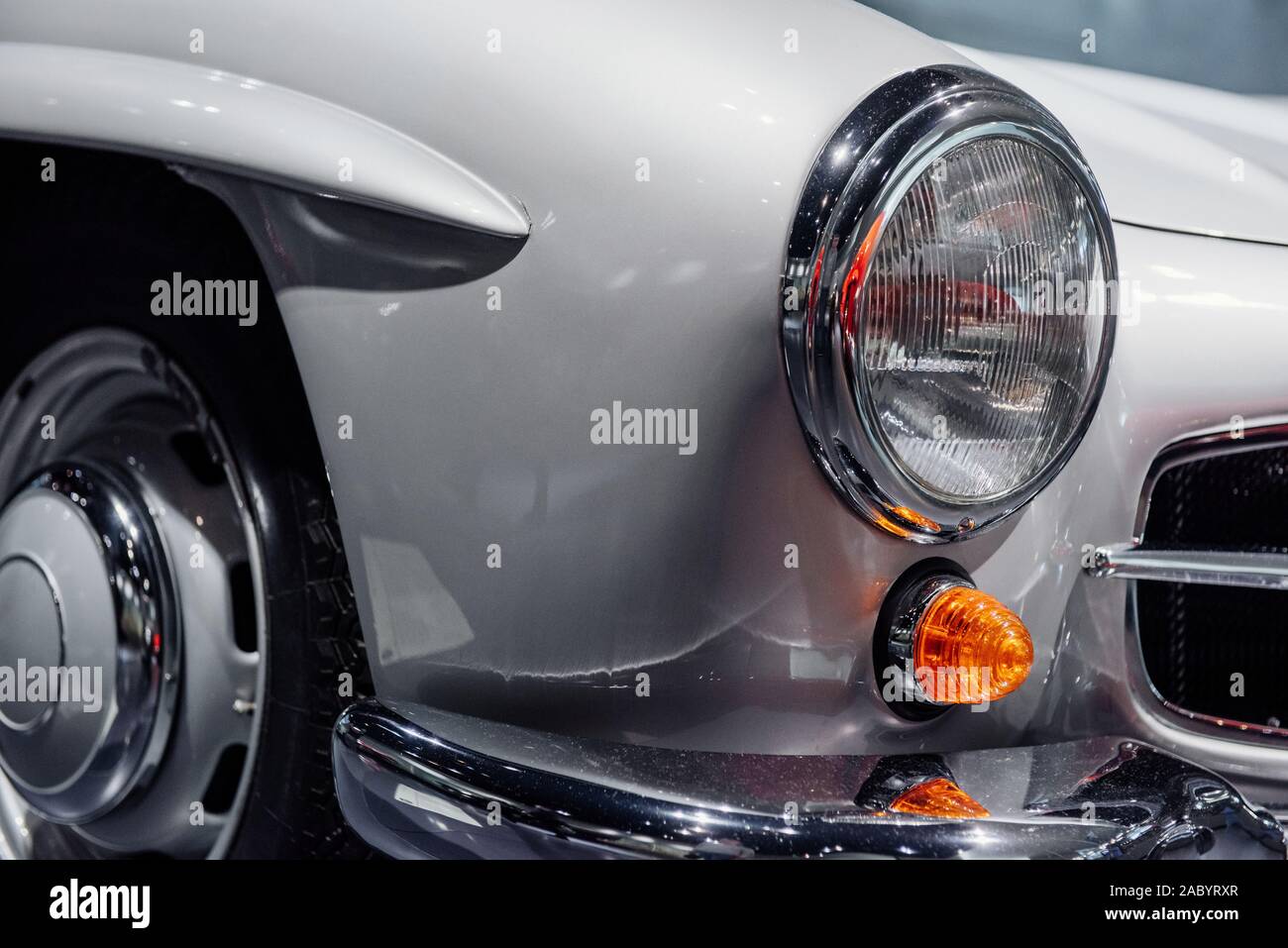 Veteran vintage headlights hi-res stock photography and images - Alamy