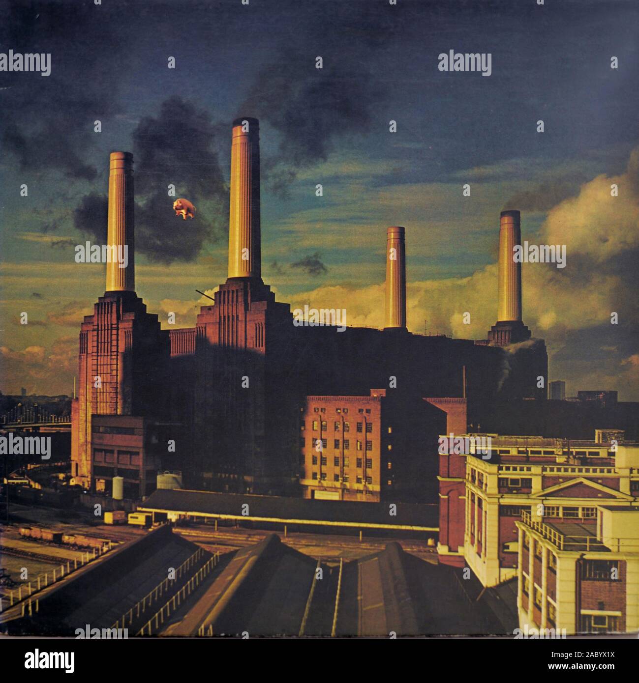 Pink floyd animals album cover hi-res stock photography and images - Alamy