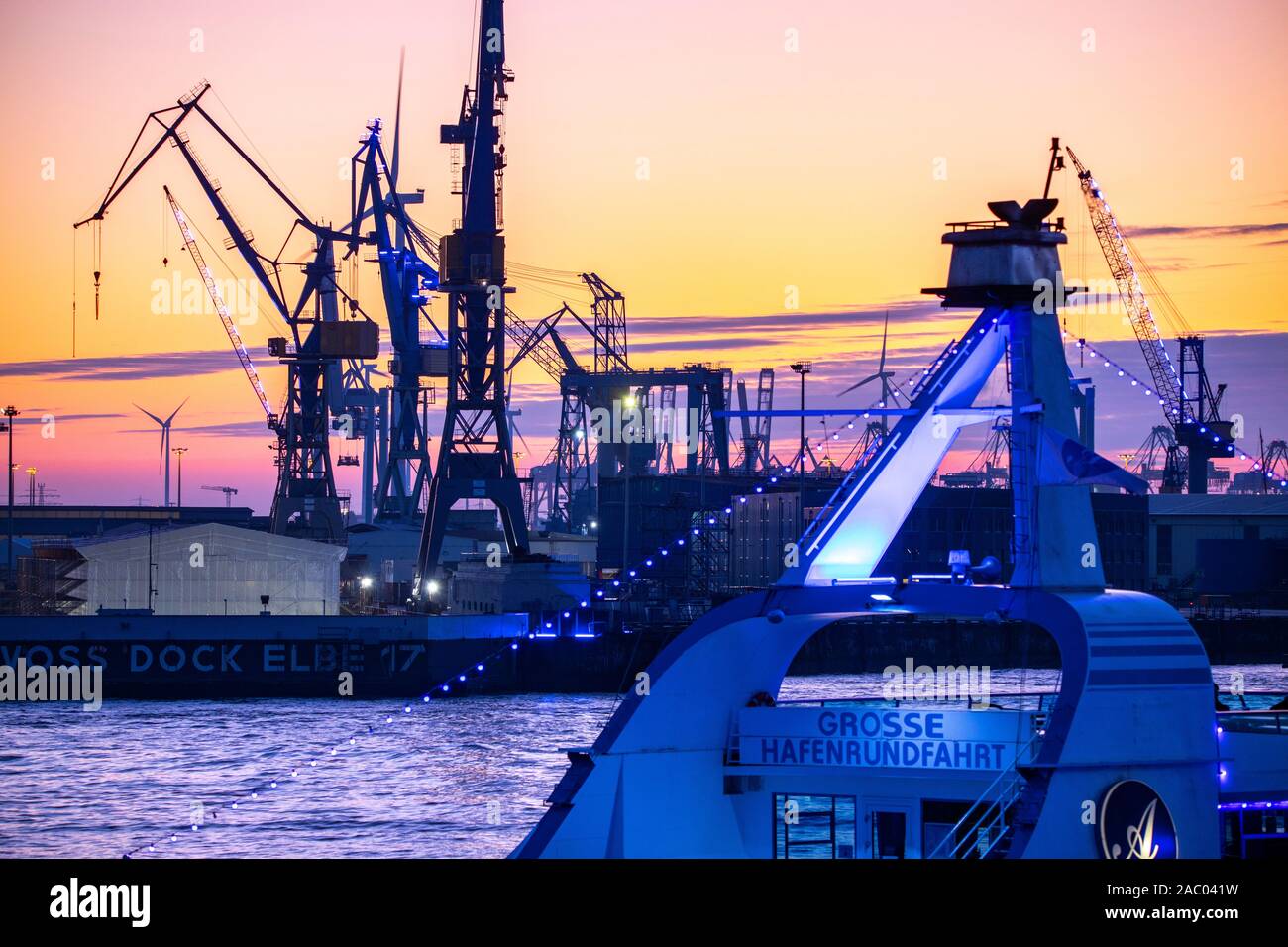 Hamburg, port, Elbe, cranes in Container Terminal Burchardkai, Blohm
