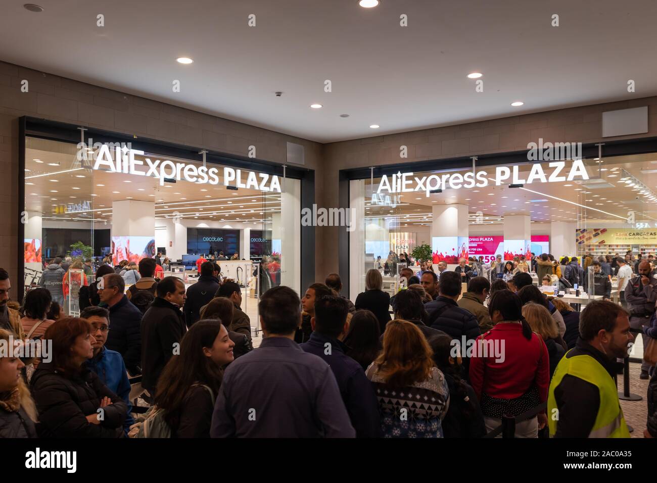 Barcelona, Spain - Nov 29, 2019: Aliexpress Plaza physical store Grand  Opening during Black Friday in the shopping center Finestrelles Stock Photo  - Alamy