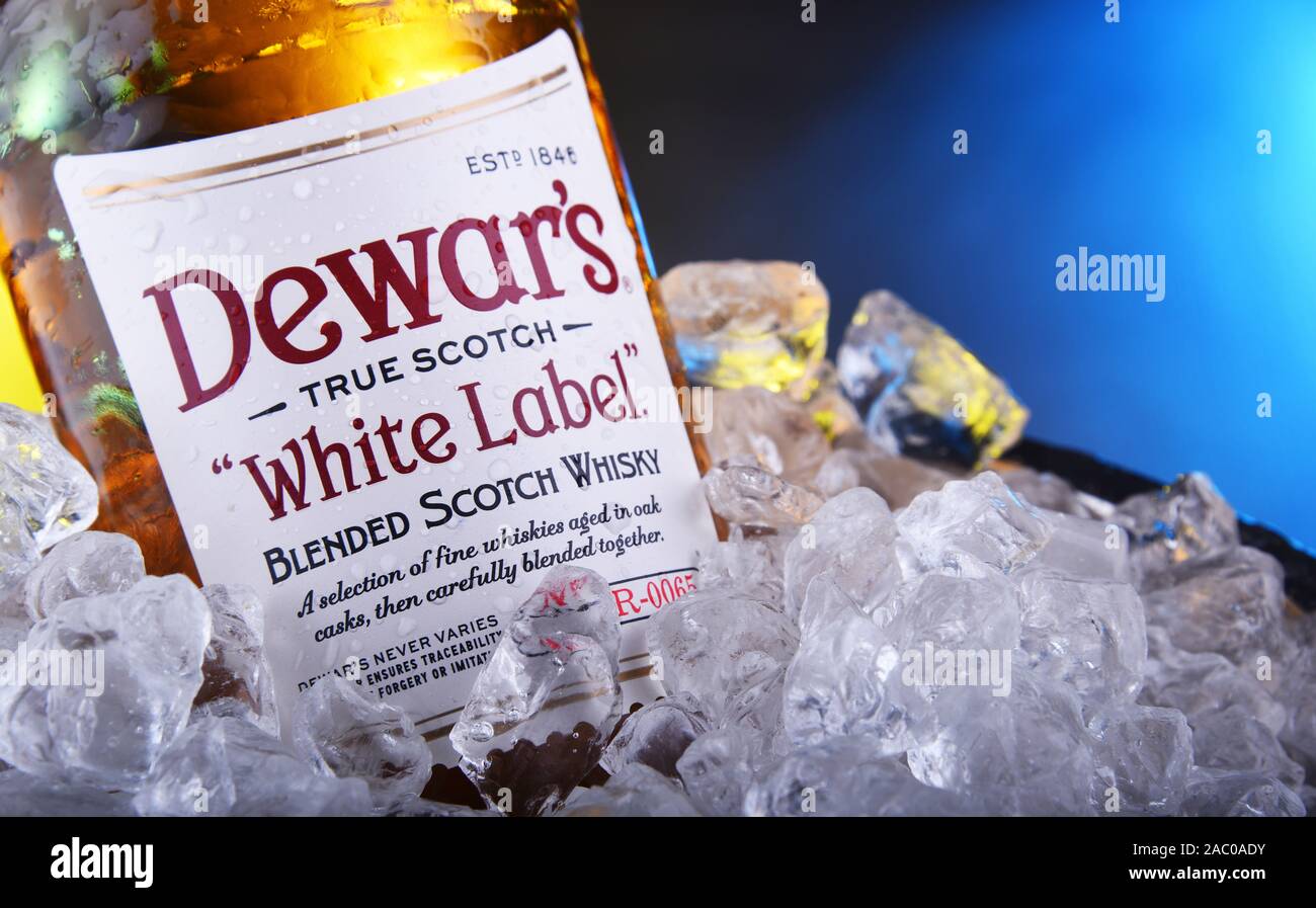 Dewars whisky hi-res stock photography and images - Alamy