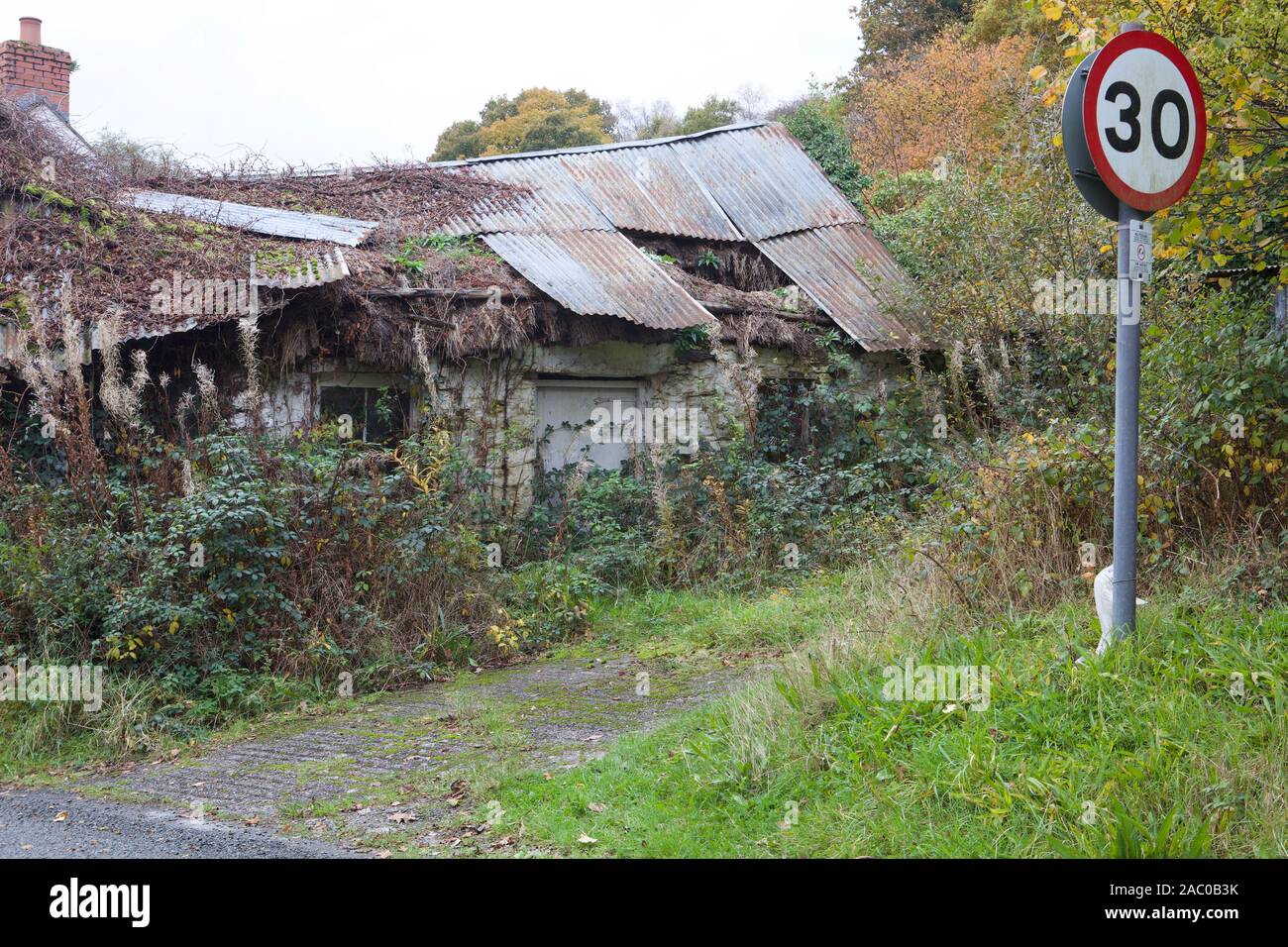 ruined cottage in Wales Stock Photo