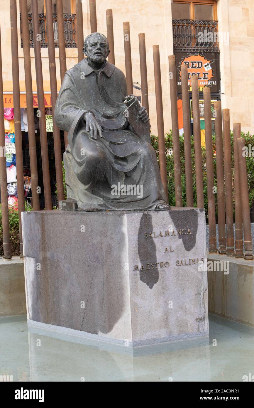 Monumento al Maestro Salinas Salamanca Statue of musician Maestro Salinas in plaza near cathedral in Salamanca Spain Stock Photo
