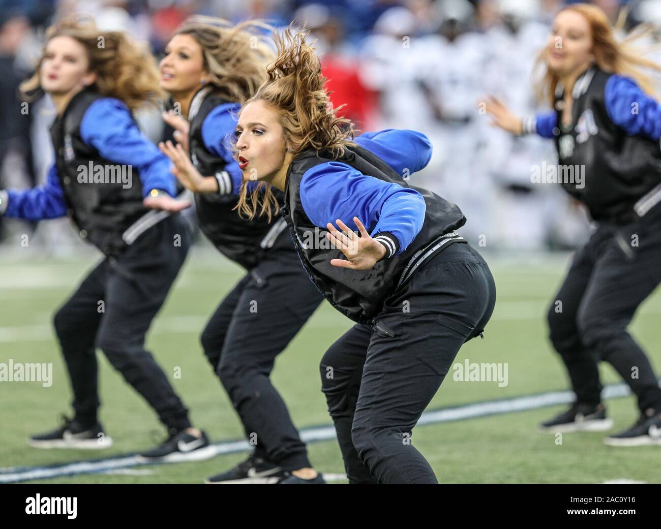 Memphis, TN, USA. 29th Nov, 2019. The Memphis Pom Squad performs a hip
