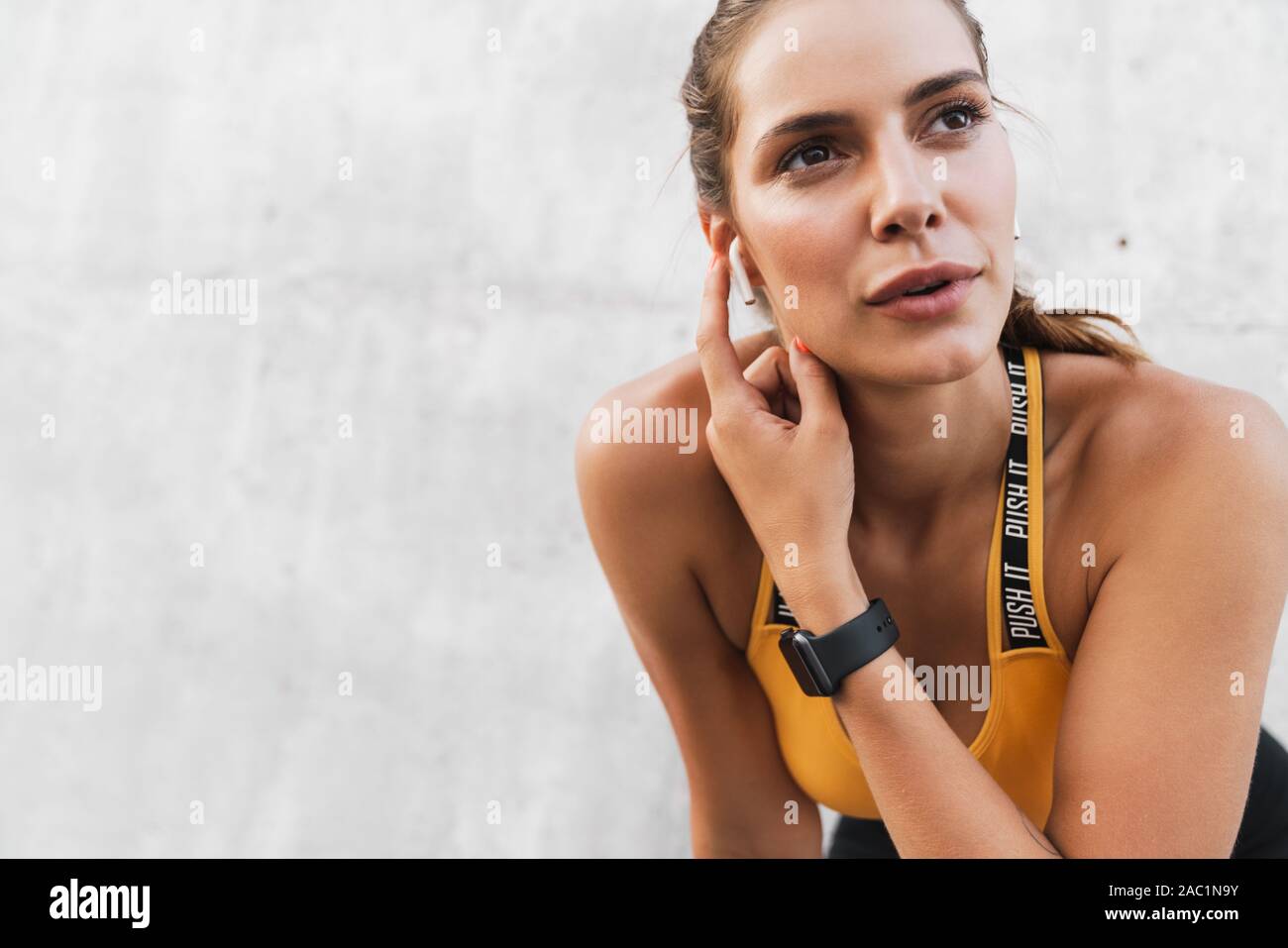 Beautiful slim young fitness brunette hi-res stock photography and images -  Page 60 - Alamy