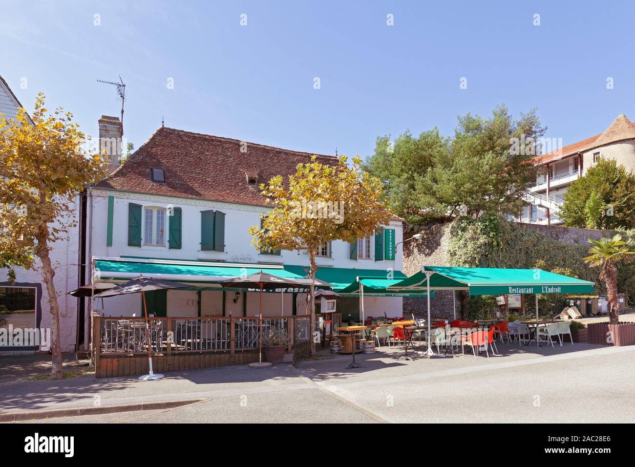 Europe, France, Nouvelle-Aquitaine, Orthez, Restaurant l'Endroit on Place du Foirail Stock Photo