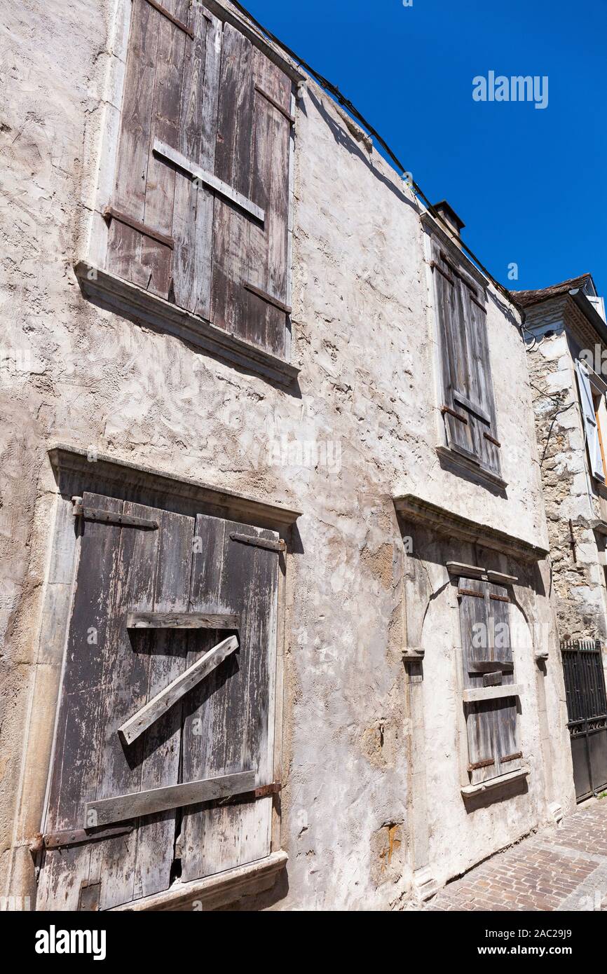 Europe, France, Nouvelle-Aquitaine, Orthez, Boarded Up House on Rue du Pont Vieux Stock Photo