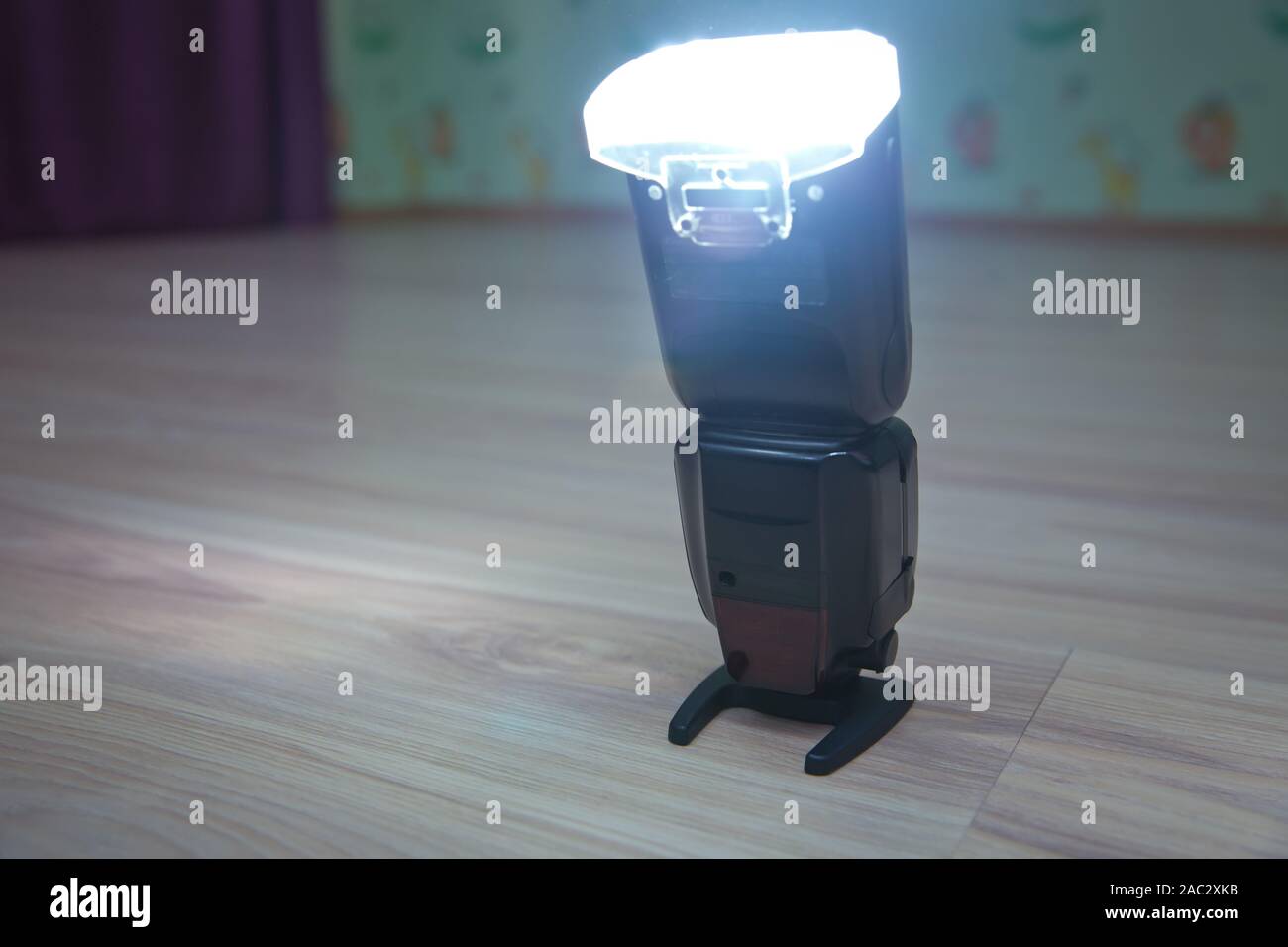Flash attachment hi-res stock photography and images - Alamy