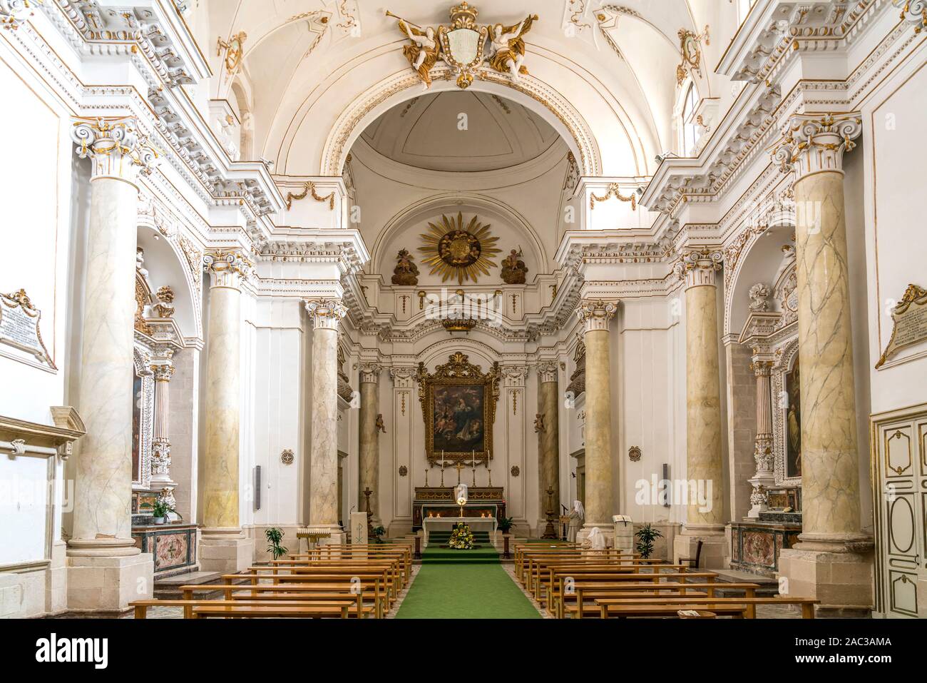 Innenraum der Kirche Santa Maria della Concezione, Insel Ortigia, Syrakus, Sizilien, Italien, Europa  |  church Santa Maria della Concezione interior, Stock Photo
