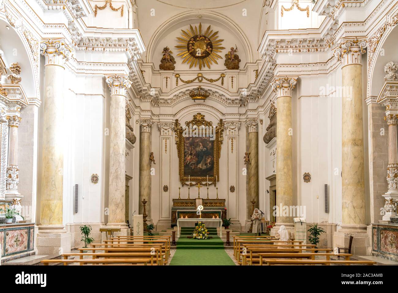 Innenraum der Kirche Santa Maria della Concezione, Insel Ortigia, Syrakus, Sizilien, Italien, Europa  |  church Santa Maria della Concezione interior, Stock Photo