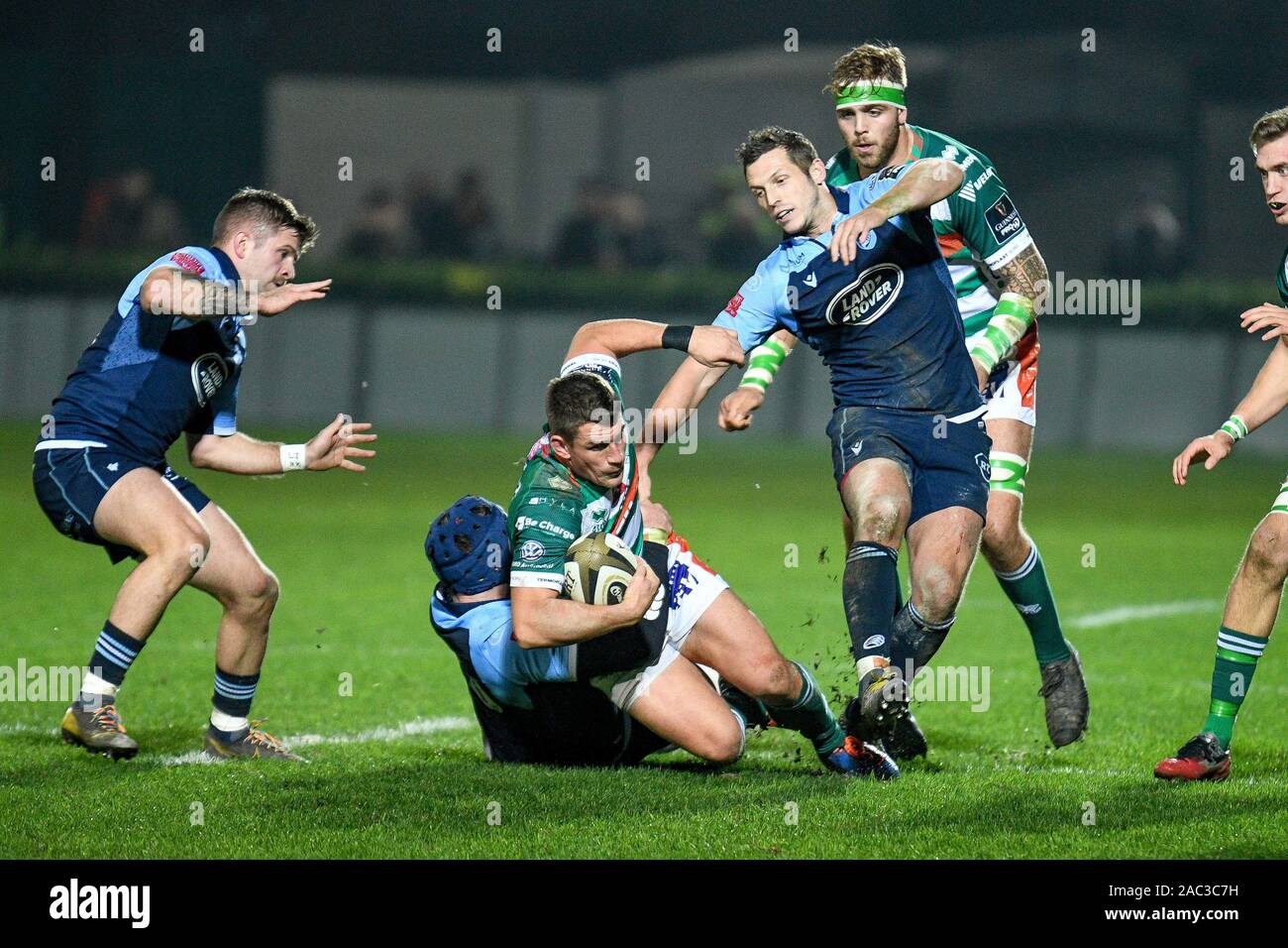 Treviso, Italy, 30 Nov 2019, ian keatley (treviso) blocked during Benetton  Treviso vs Cardiff Blues - Rugby Guinness Pro 14 - Credit: LPS/Ettore  Griffoni/Alamy Live News Stock Photo - Alamy