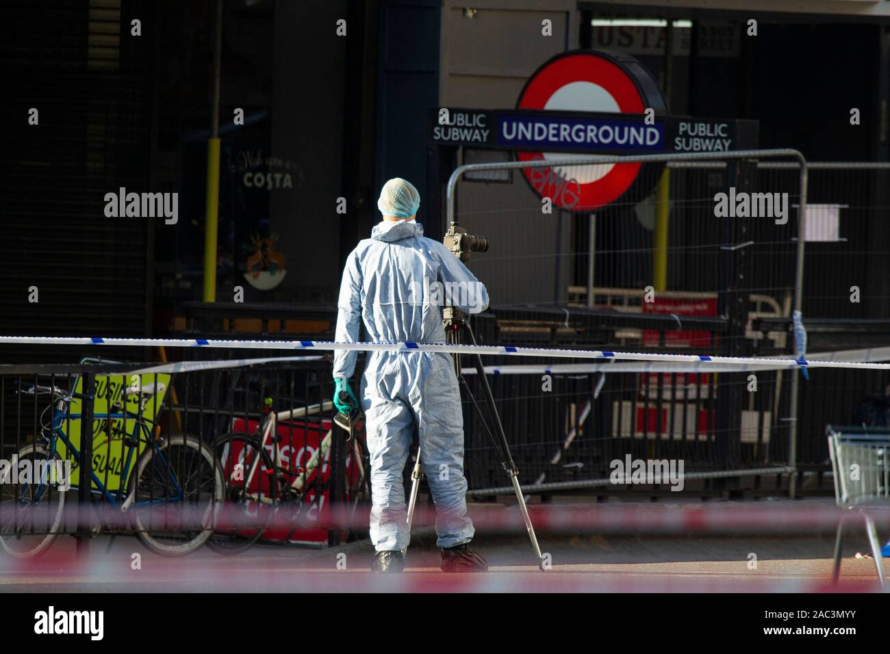 London, UK. 30th Nov 2019. Police Forensics Team At The Scene Of Friday ...