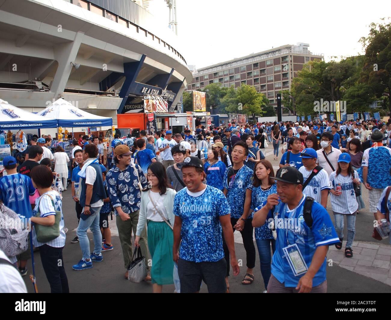 Japanese baseball stadium hires stock photography and images Alamy