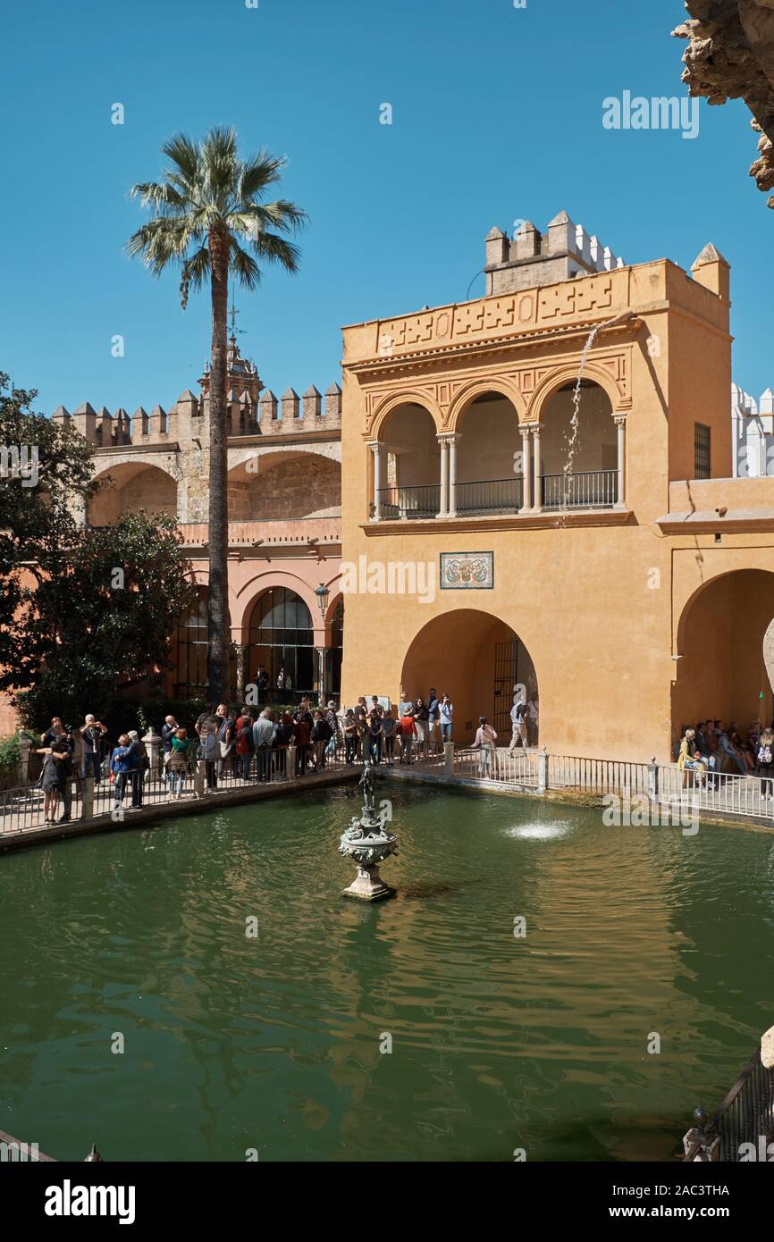 Estanque De Mercurio Mercury Pond Real Alc zar Seville Spain Stock 