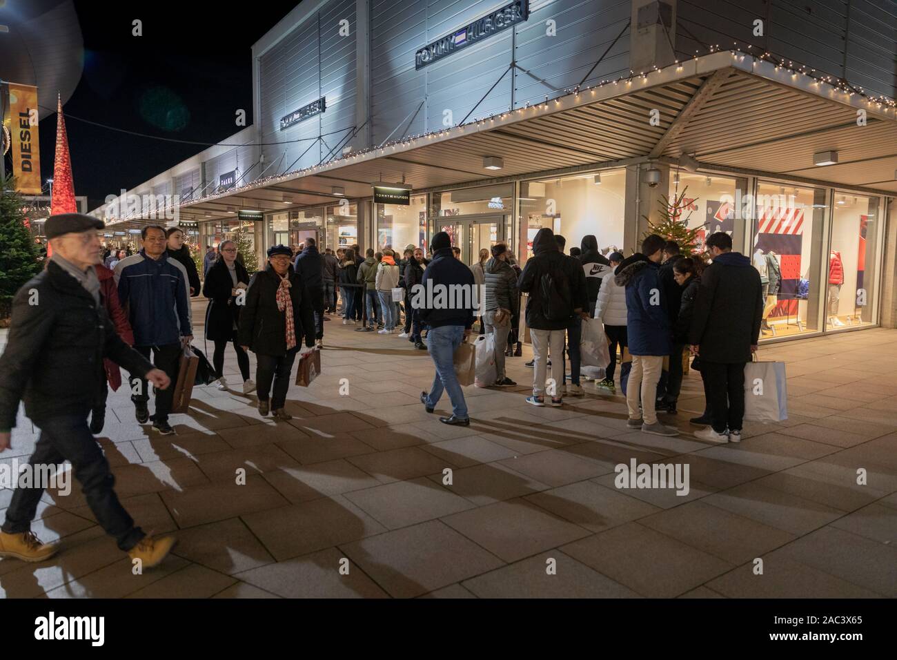 Black Friday crowd in Wolfsburg Designer Outlet Stock Photo - Alamy