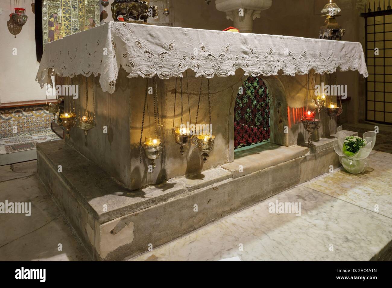 Tomb of saint nicholas hi-res stock photography and images - Alamy