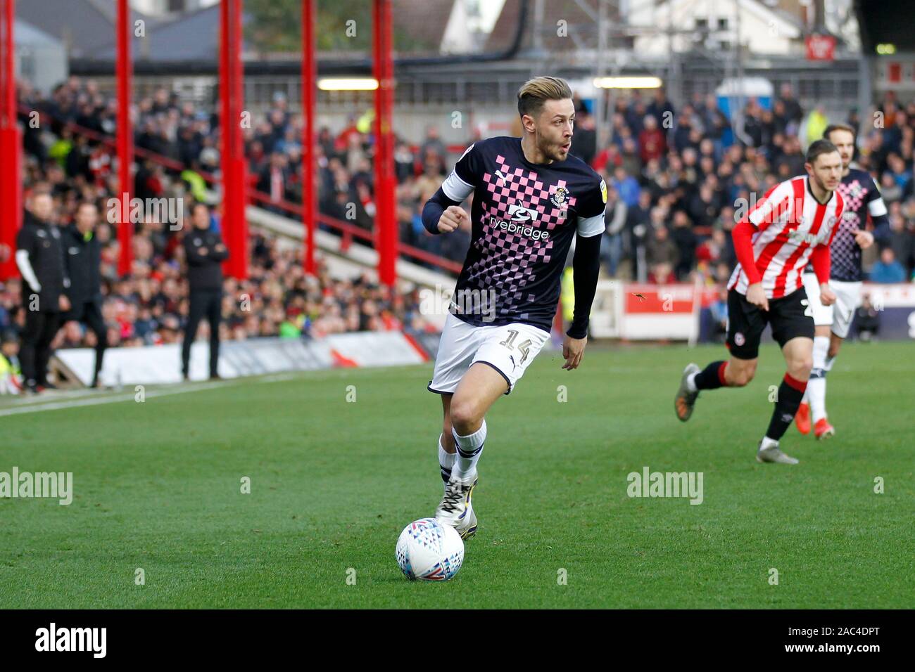 London, UK. 30th Nov, 2019. Harry Cornick of Luton Town during the EFL Sky Bet Championship match between Brentford and Luton Town at Griffin Park, London, England on 30 November 2019. Photo by Carlton Myrie. Editorial use only, license required for commercial use. No use in betting, games or a single club/league/player publications. Credit: UK Sports Pics Ltd/Alamy Live News Stock Photo