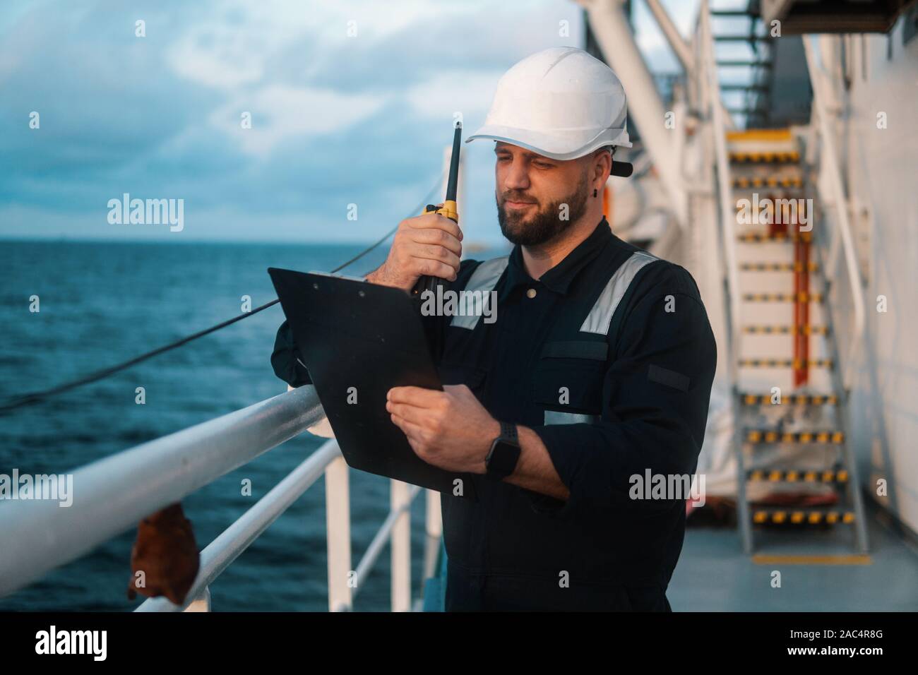 Ао морпорт спб. Вакансии в порту для мужчин. Морской сюрвей. Портовый работник. Maritime chief officer.