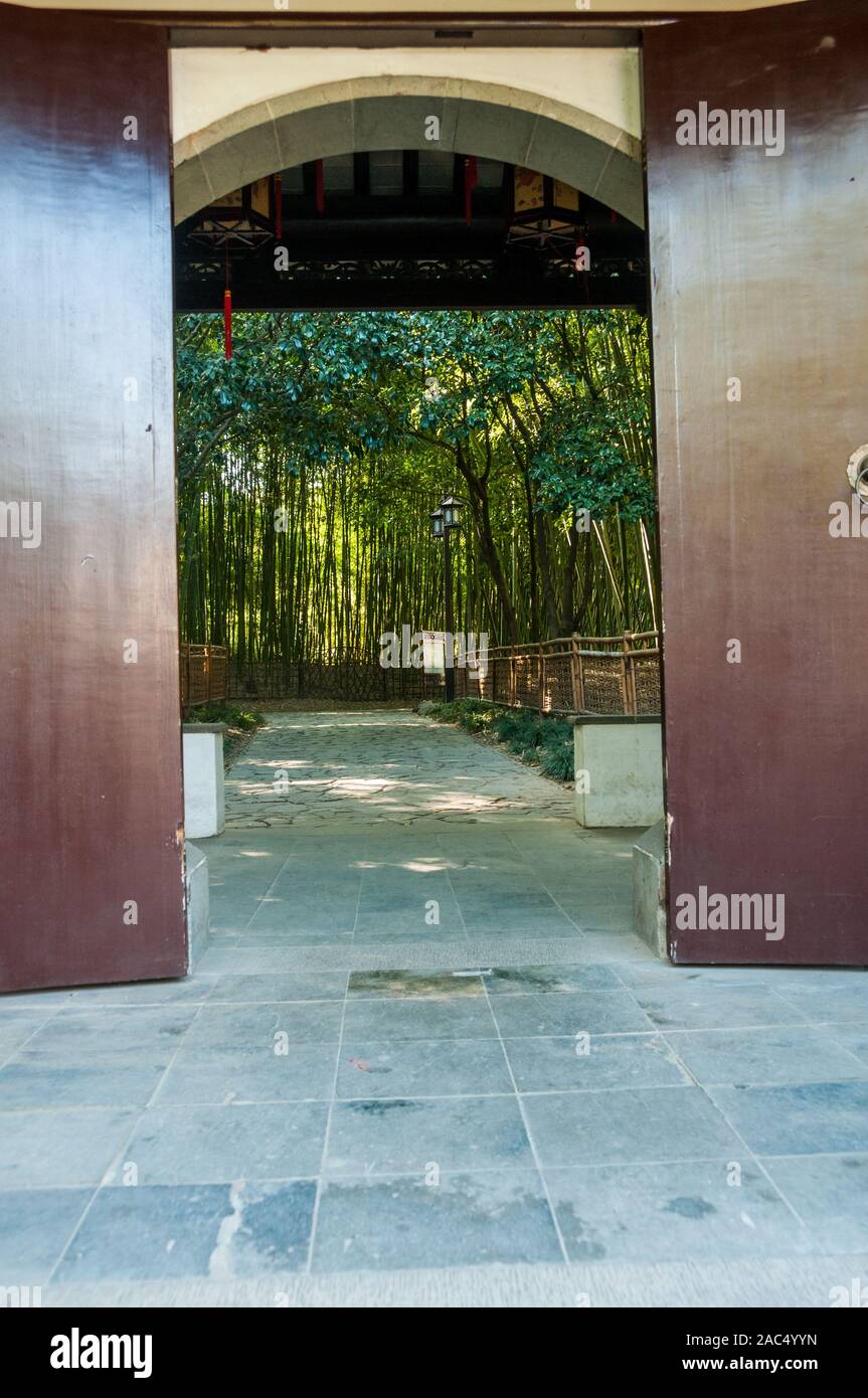 Traditional Chinese Garden Entrance High Resolution Stock Photography And Images Alamy