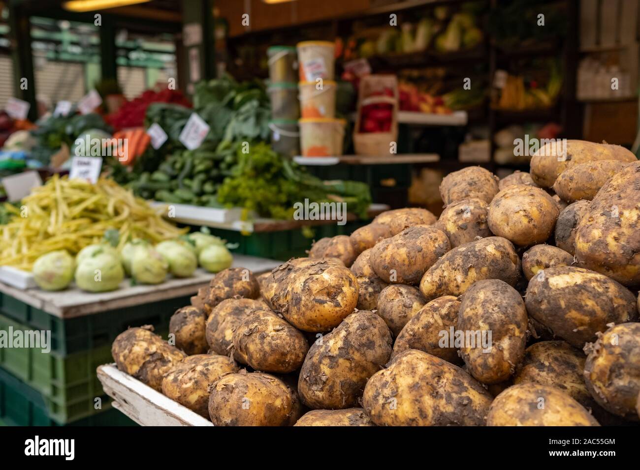 Farmers food market stall with variety of organic vegetables Stock ...