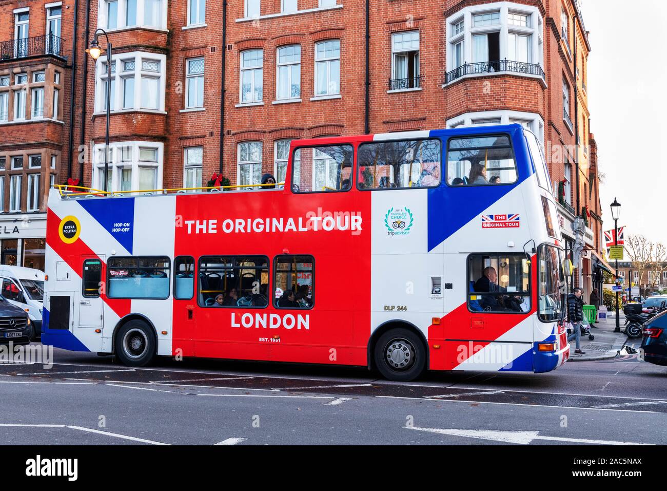 London open top tour bus in Knightsbridge Stock Photo Alamy