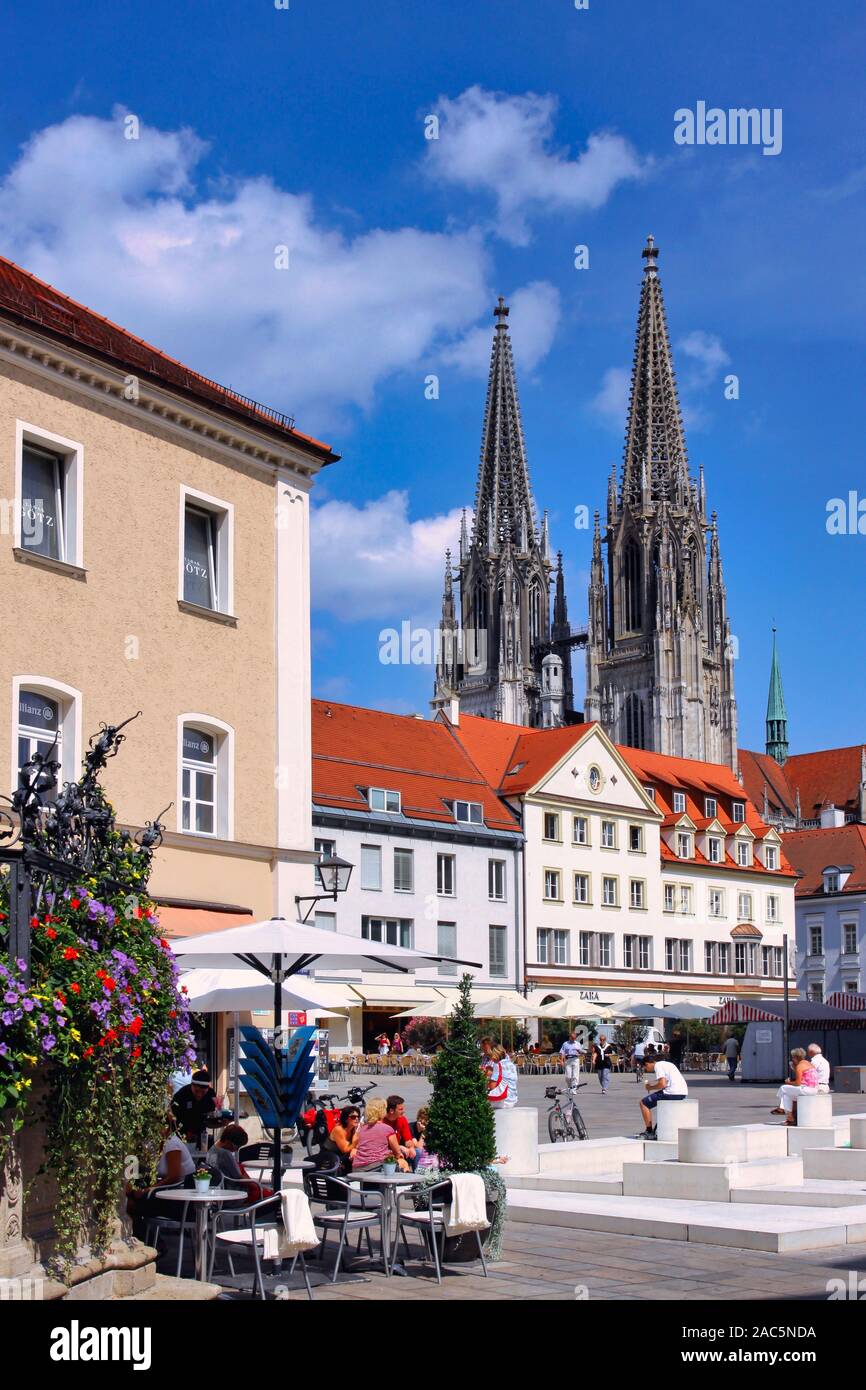 Neupfarrplatz with Regensburg Cathedral, Regensburg, Upper Palatinate, Bavaria, Germany, Europe, 15. August 2009 Stock Photo