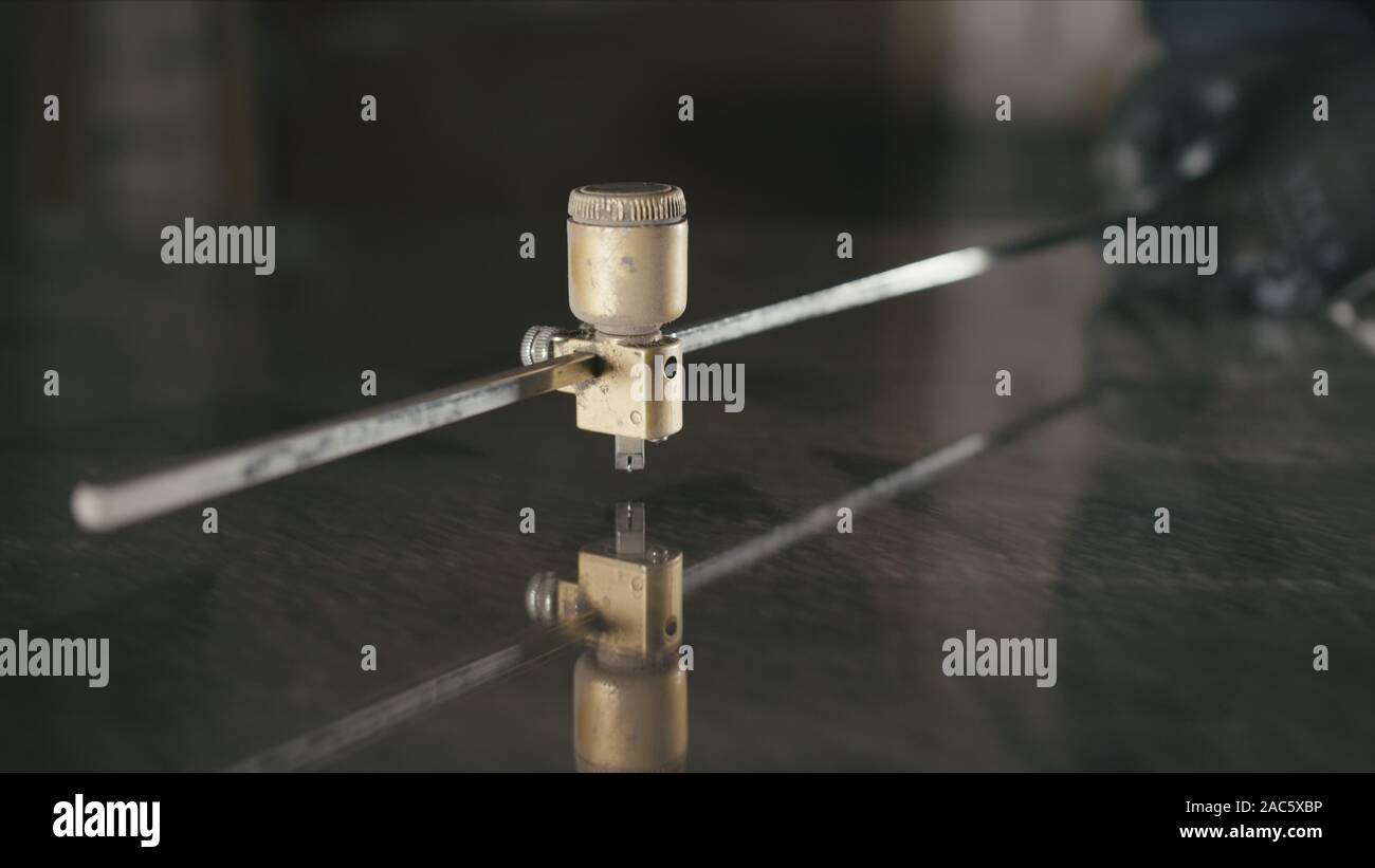 Forge Smithy Glass Cutting And Processing For Fireplace Doors