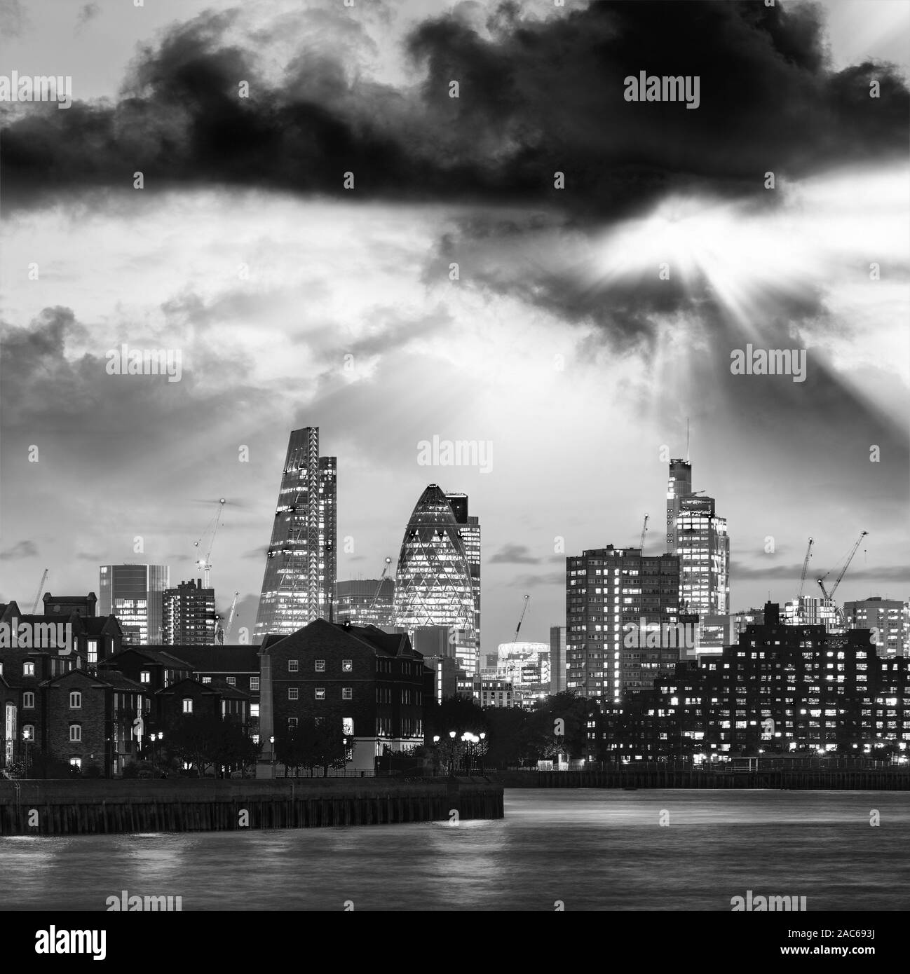 London river canary wharf sunset Black and White Stock Photos & Images